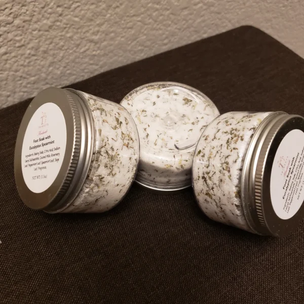 Eucalyptus Spearmint Bubbly Foot Soak - Image 2