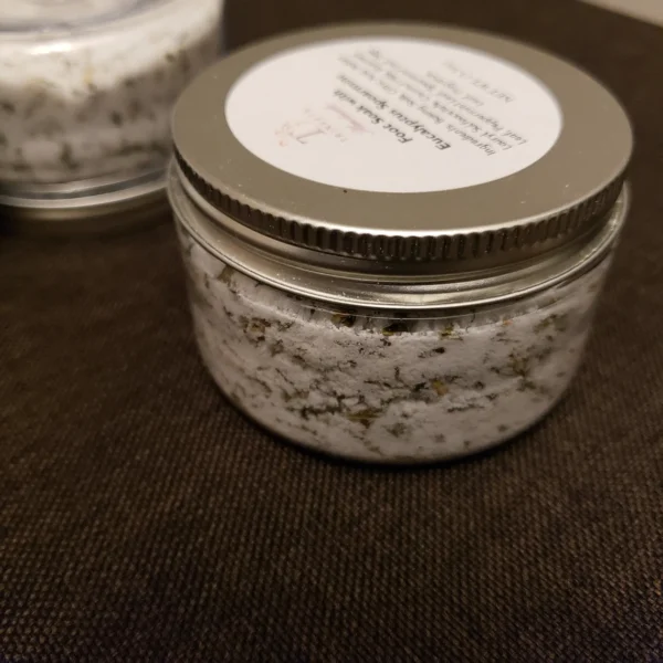 Eucalyptus Spearmint Bubbly Foot Soak - Image 4